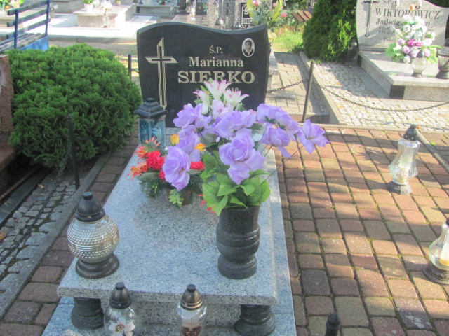 Grób Marianna Sierko